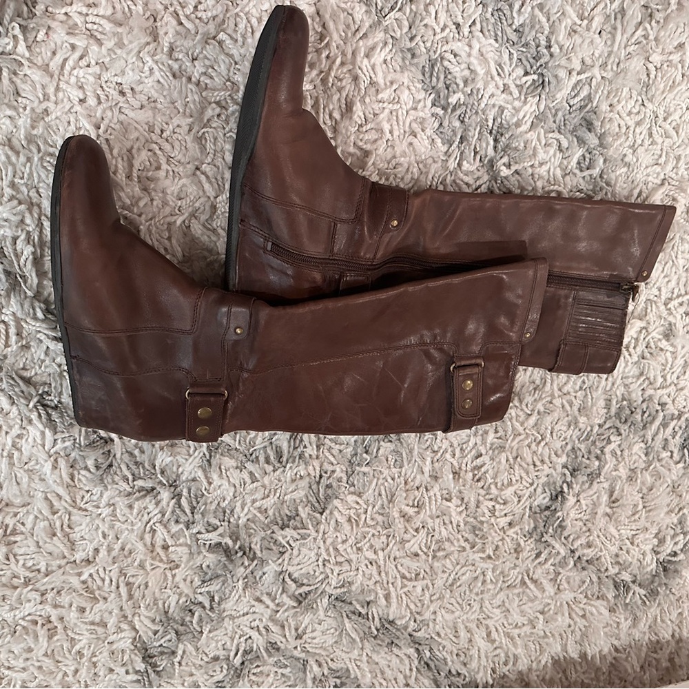Brown Knee-High Leather Boots
